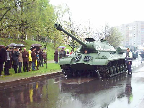 Тяжелый танк "Иосиф Сталин" (ИС-3). . Tank IS-3. . Tank history. . Снимок - 9 мая 2005 года. . Фото. . Картинка. . Обои для комп